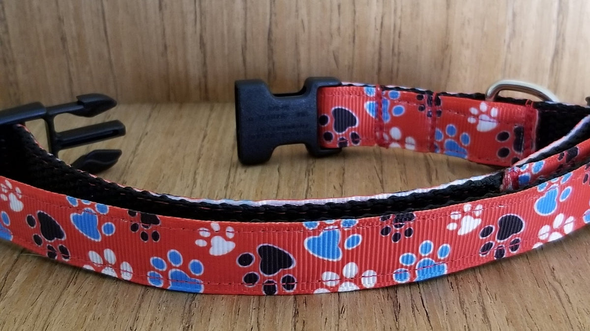 Leash/ Small/ Red & White & Blue & Black Paw Prints - [[Product type]] | Buffy's